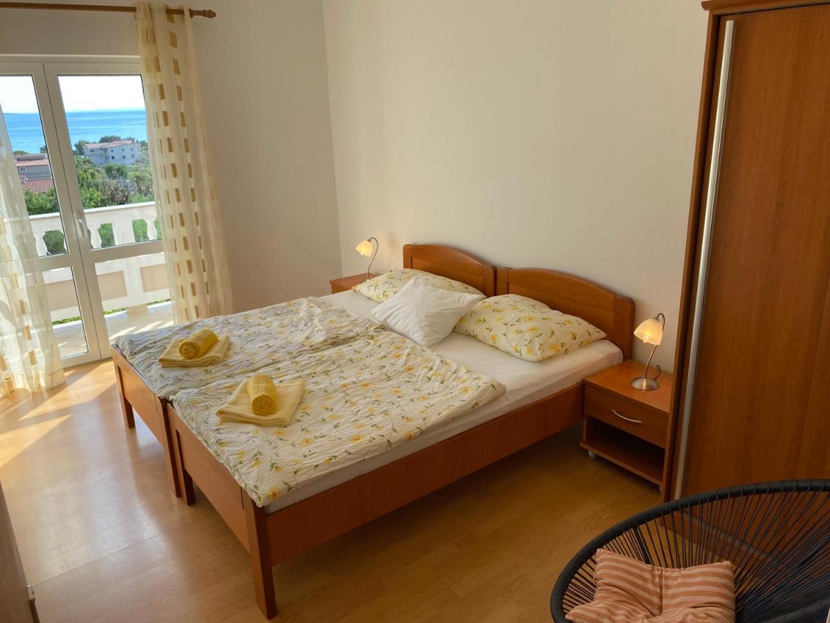 Apartments Vesna Banjol Bagian luar foto