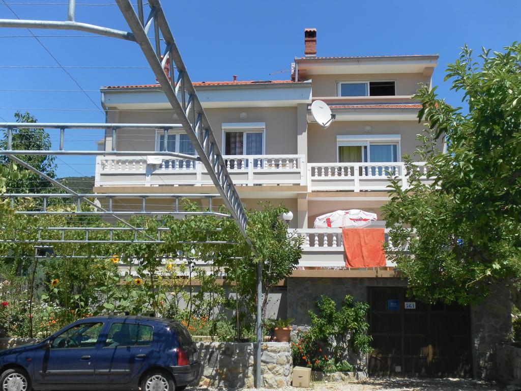 Apartments Vesna Banjol Bagian luar foto